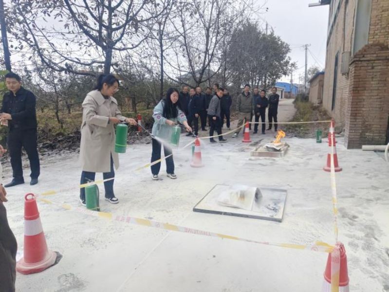 甘肃恒达工程检测有限公司成功举办“强化安全意识，共筑消防防线” 消防安全演练活动