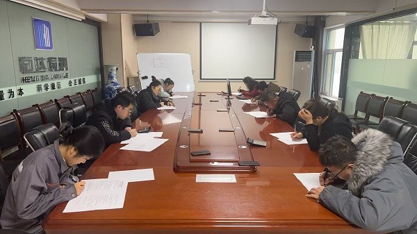 深化理论学习，淬炼实践能力