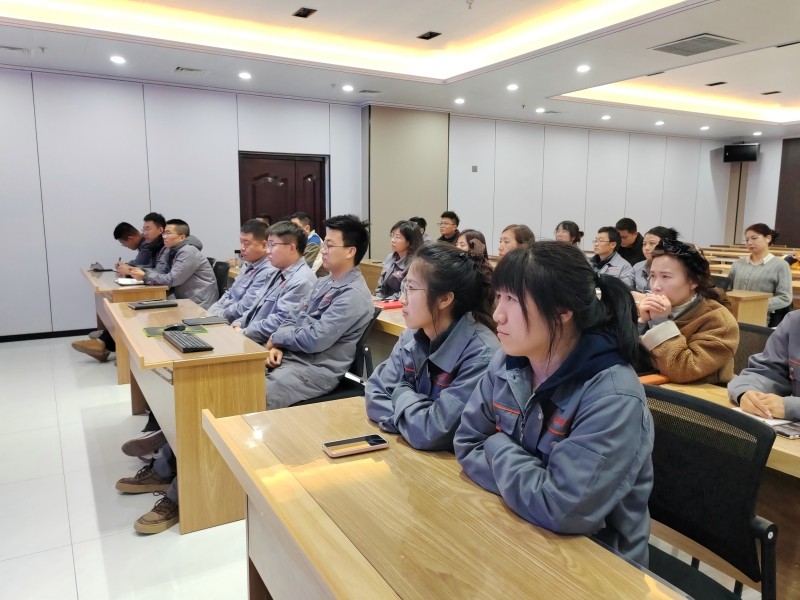 甘肃恒达工程检测有限公司组织全体职工集中观看2025年“大国工匠年度人物”宣传活动