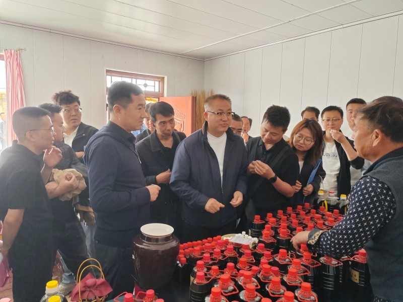 恒达检测、信合设计赴环县庄子峁联合开展“学习劳模榜样 深耕岗位匠心” 参观学习实践活动